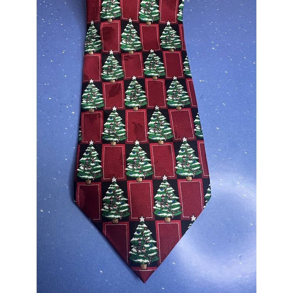Holiday Traditions By Hallmark  Christmas Tree Red Green Snow Vintage